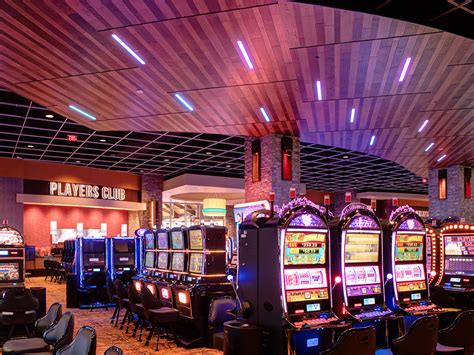 who is playing at cherokee casino